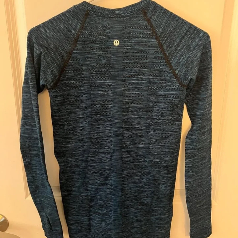 Lululemon Blue/black Long-Sleeve